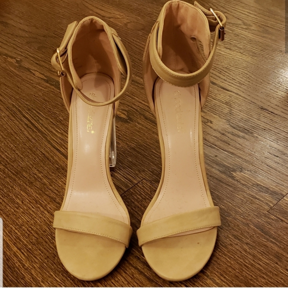π Nude Heels π - Picture 3 of 3